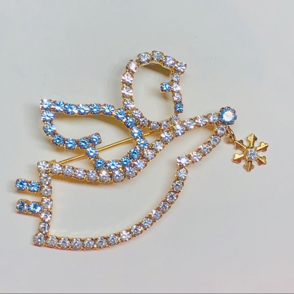 ❣️4/$15 Rhinestone Flying Angel Snowflake Brooch